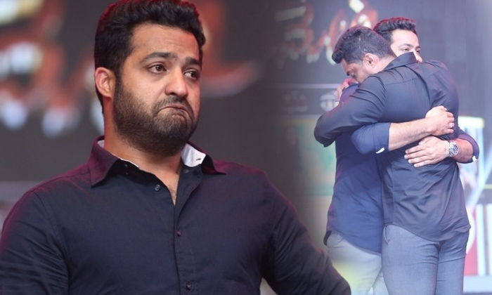 Jr Ntr Crying On Stage At Aravinda Sametha Pre Release Jr Ntr Crying On Stage At Aravinda Sametha Pre Release-TeluguStop.com