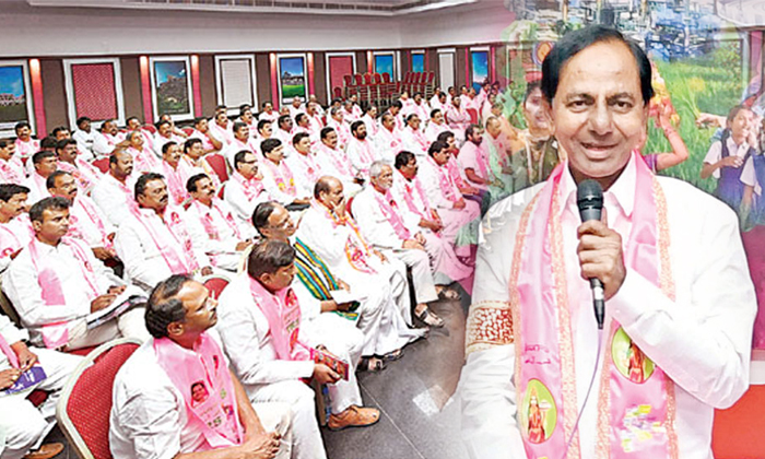 Kcr Meets Trs Mla Candidates Over Election Strategy-TeluguStop.com