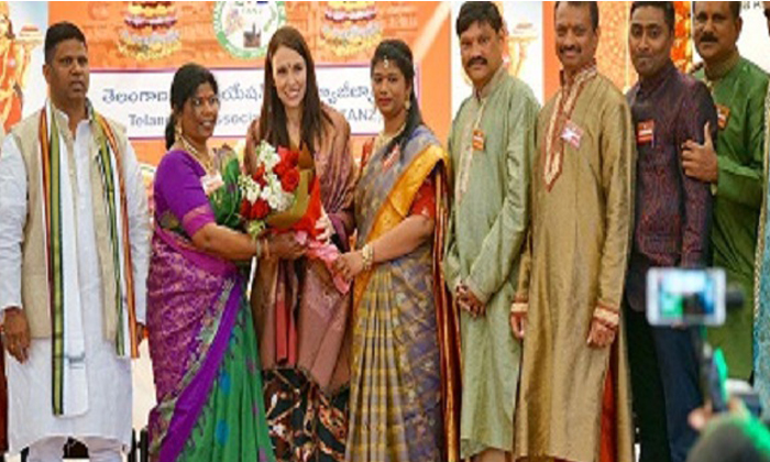  New Zealand Prime Minister Participates In Bathukamma Festivals-TeluguStop.com