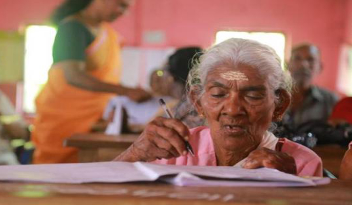  Old Adege Kerala Woman Tops Literacy Mission Exam-TeluguStop.com