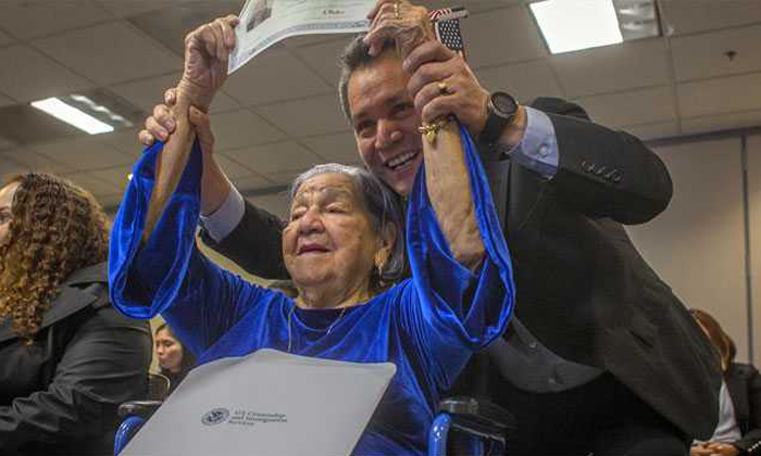  106 Year Old Woman Becomes Us Citizen-TeluguStop.com