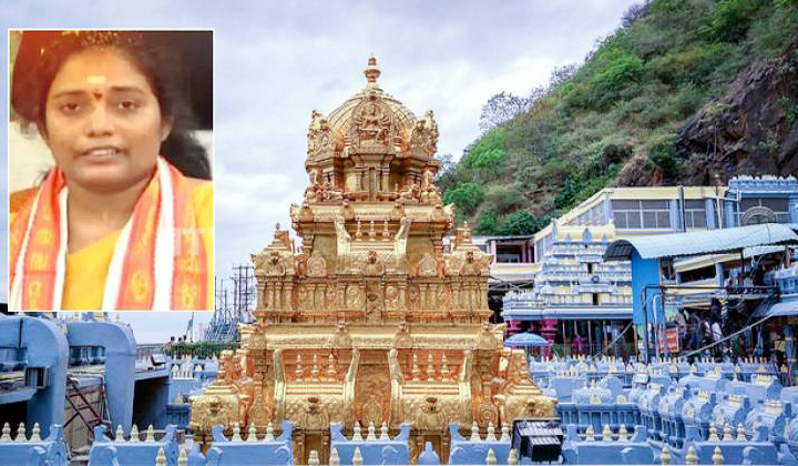  Durga Temple Eo Eswaramm Complaint Againist Aeo Achutharamayya-TeluguStop.com