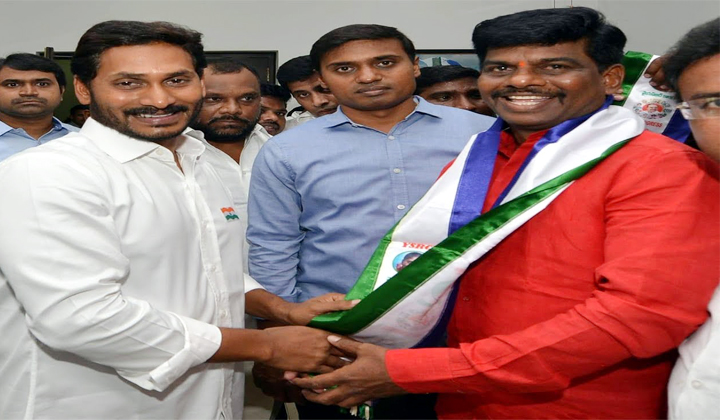  Ci Gorantla Madhav Join In Ysrcp-TeluguStop.com