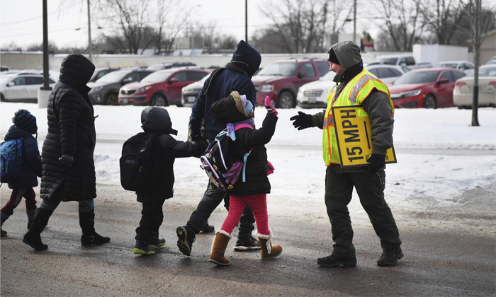  Winter Season In America Streets-TeluguStop.com