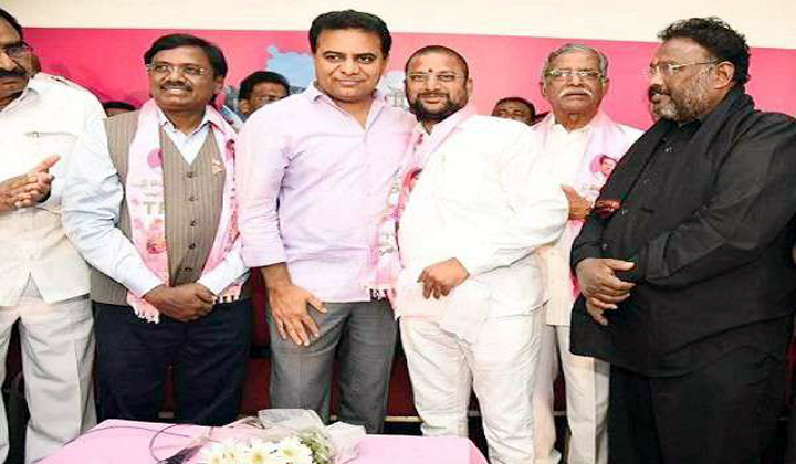  Ramagundam Mla Joining Trs Party-TeluguStop.com