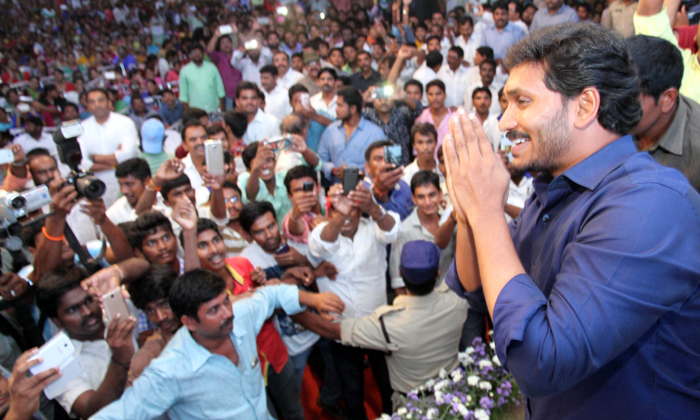  Is Ycp Leaders Misleading In Nellore District-TeluguStop.com