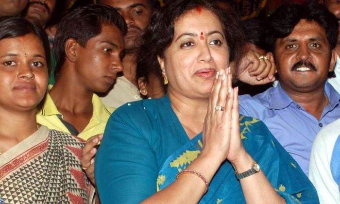  Actor Sumalatha Speed Up In Karnataka Lok Sabha Election-TeluguStop.com