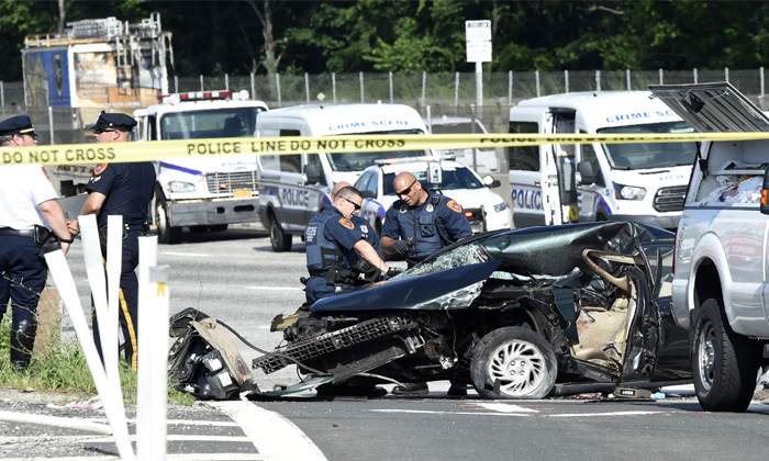  Car Accident In America 4 Dead-TeluguStop.com