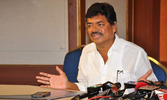 Shivaji Raja Shocking Comments On Mega Brother Shivaji Raja Shocking Comments On Mega Brother-TeluguStop.com