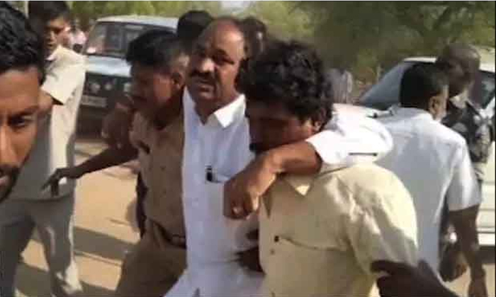  Ysrcp Party Cadres Attack On Tdp Mla Candidate-TeluguStop.com