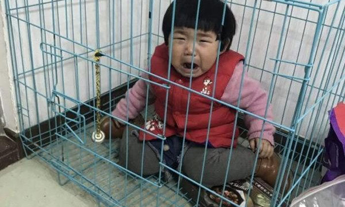  Father Kept Daughter In Dog Cage-TeluguStop.com