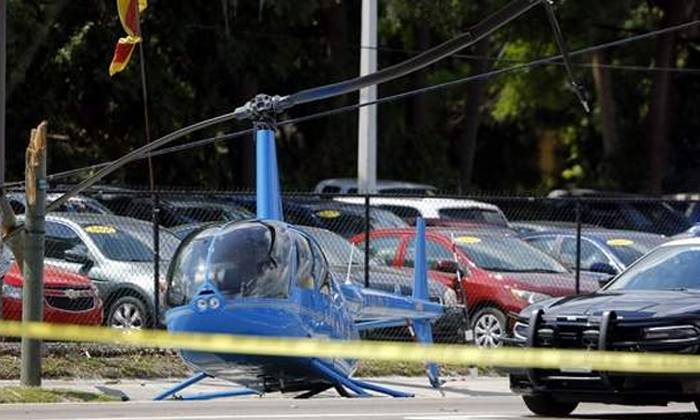  Horrifying Moment Helicopter Crashes Onto Busy Tampa Highway-TeluguStop.com