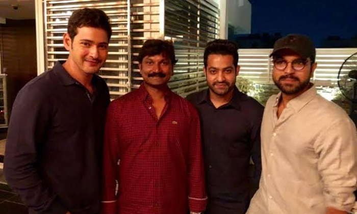  Jr Ntr And Ram Charan Attend For Maharshi Pre Release-TeluguStop.com