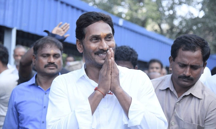  Jagan Ready To Take One Rupee Salary For Chief Minister Duty-TeluguStop.com