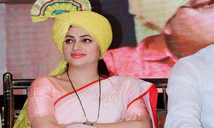  Ex Tollywood Heroine Become Lok Sabha Mp-TeluguStop.com