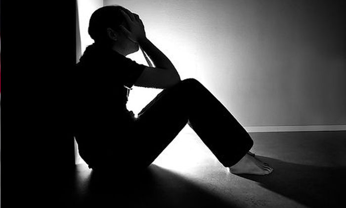  Man Commits Suicide Because Of Illegal Affair-TeluguStop.com