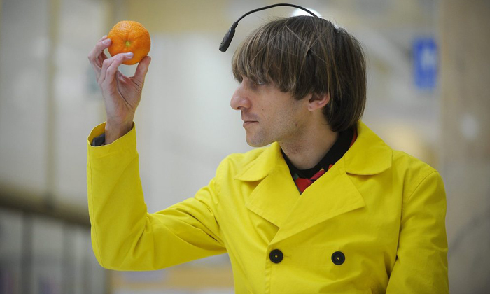  Neil Harbisson The Worlds First Cyborg Artist-TeluguStop.com