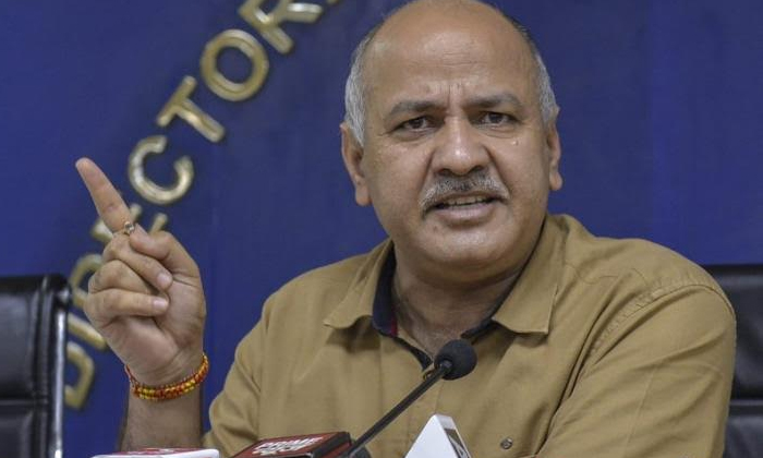  Sisodia Takes On Pm Modi After Kejriwal Is Slapped Duringroadshow-TeluguStop.com