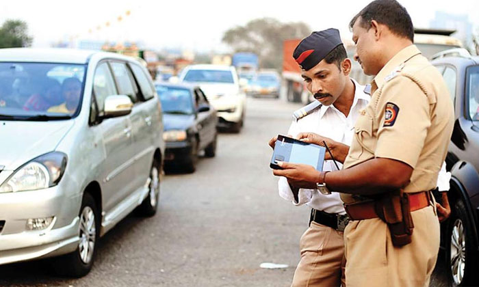  Traffic Police E Challan Helps Lovers-TeluguStop.com