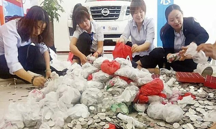  China Woman Buys Car With 66 Bags Of Coins-TeluguStop.com