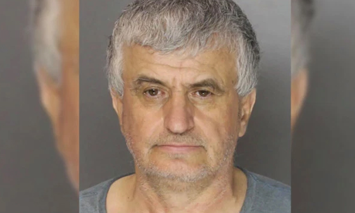 Man Who Tried To Sell Daughter For 50 Dollars Claims He Was Joking Man Who Tried To Sell Daughter For 50 Dollars Claims He Was Joking-TeluguStop.com