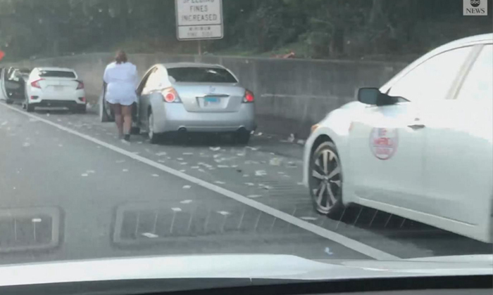  Dollar Rain In American Streets Nri Telugu News Updates-TeluguStop.com