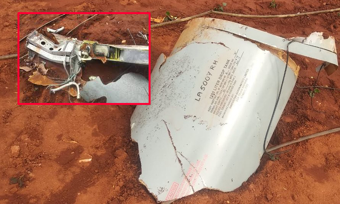  Fuel Tank Of Tejas Air Craft Falls In Agriculture Field-TeluguStop.com