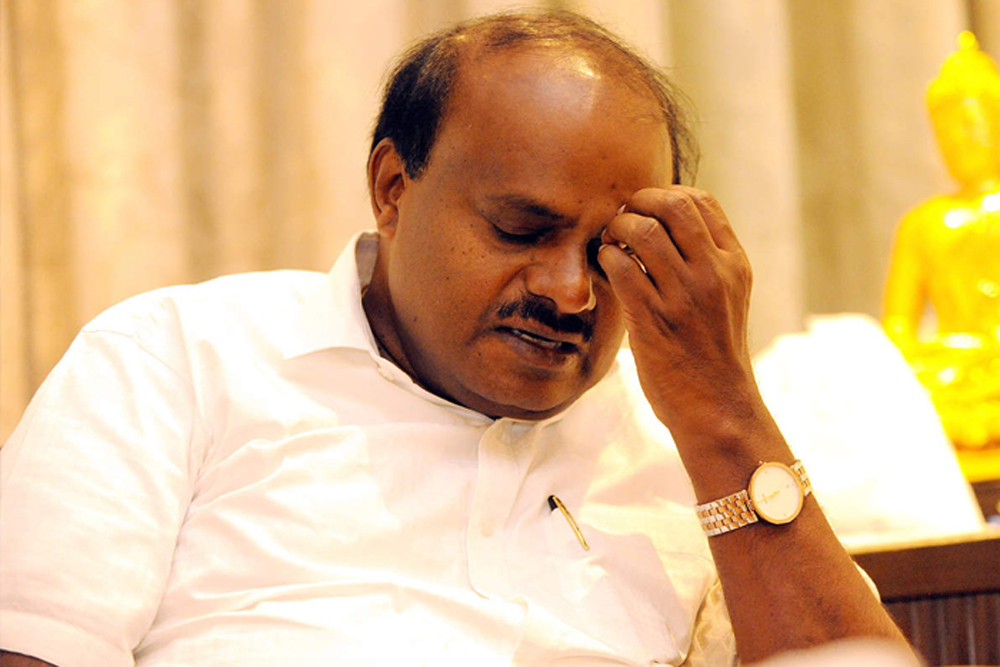 Karnataka Crisis Continues Karnataka Crisis Continues-TeluguStop.com