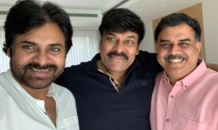  Pawan Kalyan Met Megastar-TeluguStop.com