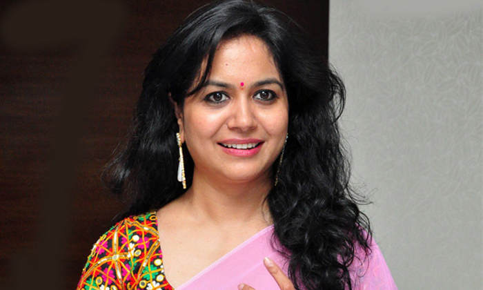 అమెరికాలో టాలీవుడ్ సింగర్ కి అమెరికాలో టాలీవుడ్ సింగర్ కి