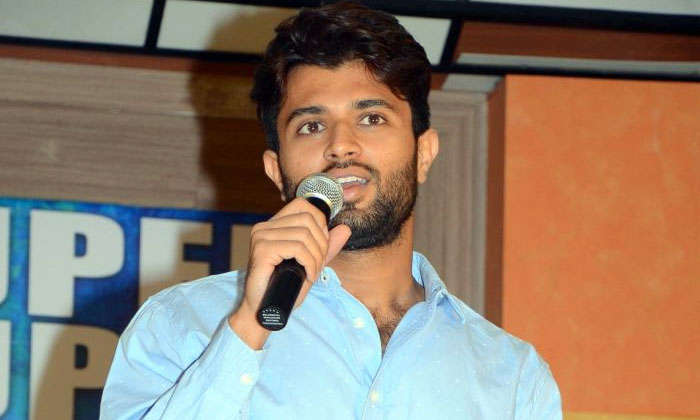 Vijay Devarakonda Commentson Hindi Remakedearcomreade Vijay Devarakonda Commentson Hindi Remakedearcomreade-TeluguStop.com