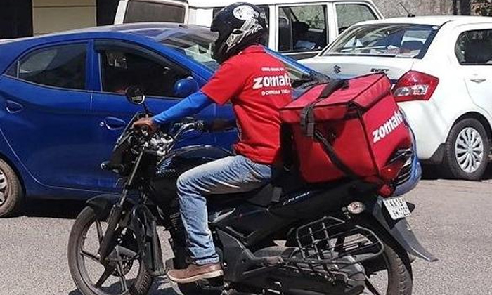  Pune Eatery Fined Rs 55000 For Serving Chicken Instead Of Paneer Zomato Food De-TeluguStop.com