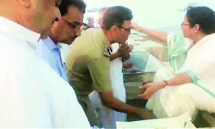 Ips Officertouches Bengalcmfeet Ips Officertouches Bengalcmfeet-TeluguStop.com