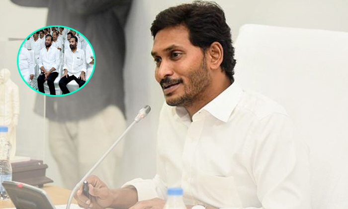  Ycp Party Leadersnot Supportingto Work Withpartychief-TeluguStop.com