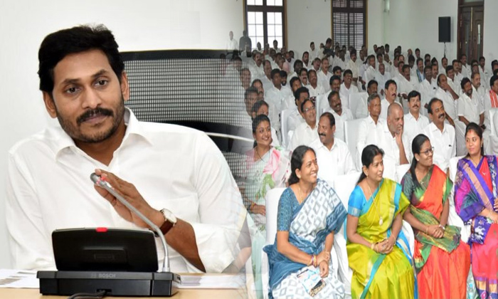  Andhrapradesh Cm Jagan Give The Warningto Ycp Ministers-TeluguStop.com