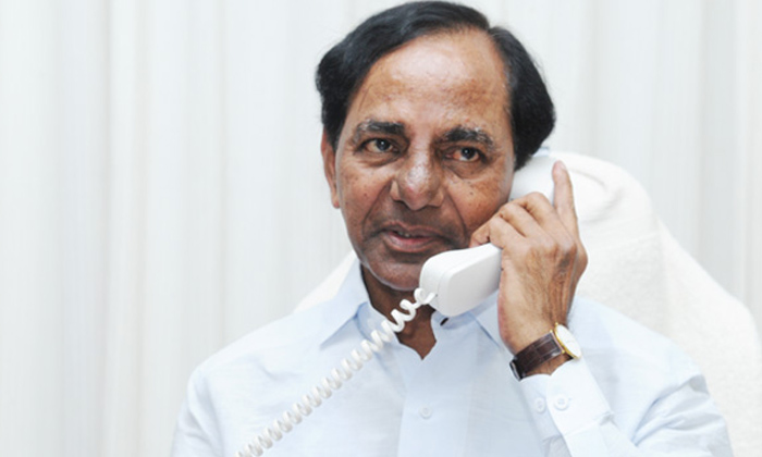  Kcr Phone Calls To Who The Leaders Are Opposite In Trs Party Pragathibavan-TeluguStop.com