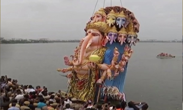  Ganesh Navaratrulu Khairathabadh Ganesh Immersion-TeluguStop.com