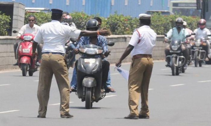  New Traffic Rules Comes In Andhrapradesh With Out Element-TeluguStop.com