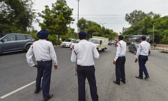 Telugu Delhi Noida Bus, Vehicle, Noida Bus-