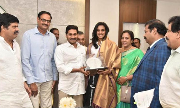  Pv Sindhu Meets Jagan-TeluguStop.com
