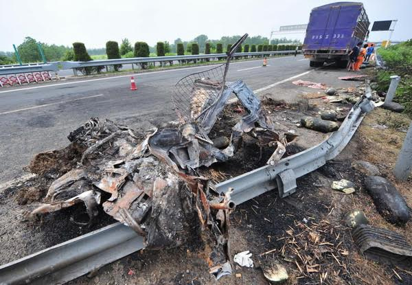Telugu Bus Truck Crash, China Road, Tyrecollided-