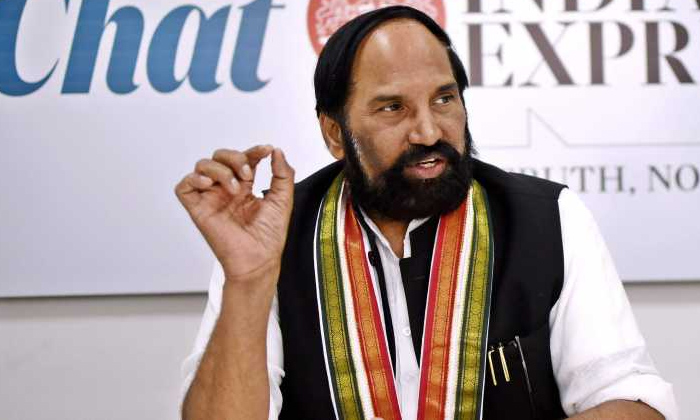  Uttam Kumar Reddy Comments On Kcr-TeluguStop.com