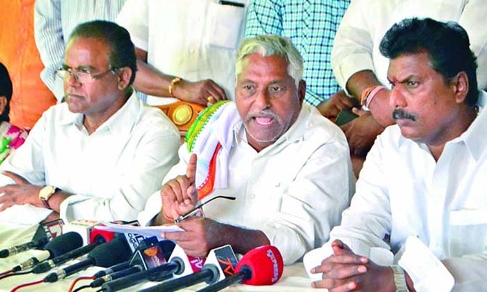  Congress Leader Jeevan Reddy Comments Telangan Governament-TeluguStop.com