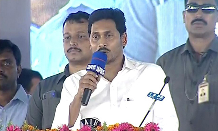  Jagan Take The New Decision About Out Sourceing Employes Reservation-TeluguStop.com