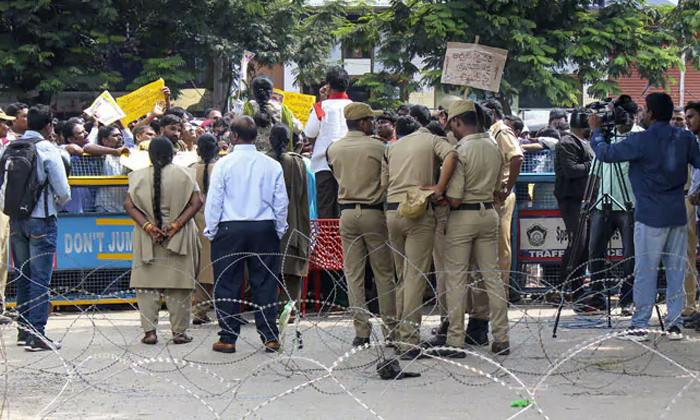  Telangana Governament Plan To Go Supreem Court In Rtc Strike-TeluguStop.com