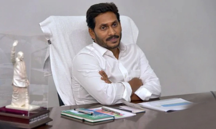  Ysrcp Mlas Faceing A Problems With Lack Of Funds-TeluguStop.com