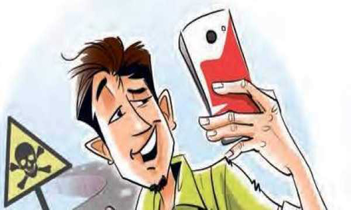  Hyderabad Is No Selfi Zone-TeluguStop.com