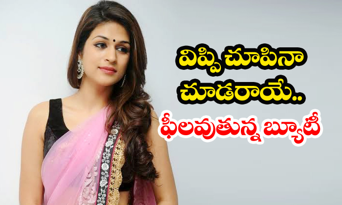  Shraddha Das Bikini Show Goes Viral-TeluguStop.com