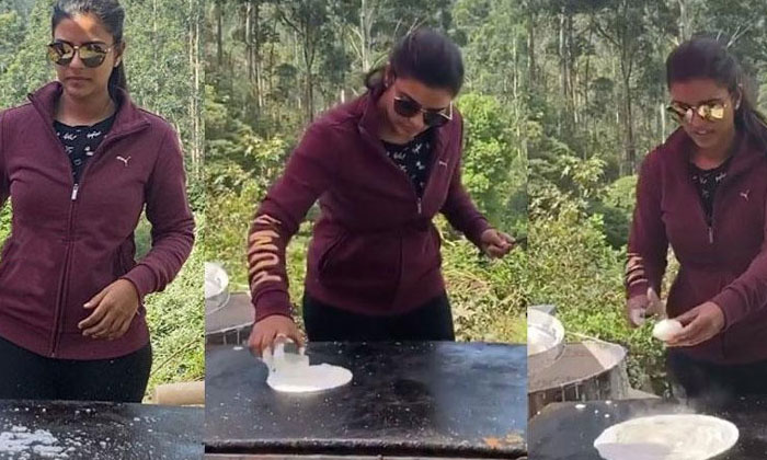  Aishwarya Rajesh Prepare Dosa In Shooting Location-TeluguStop.com