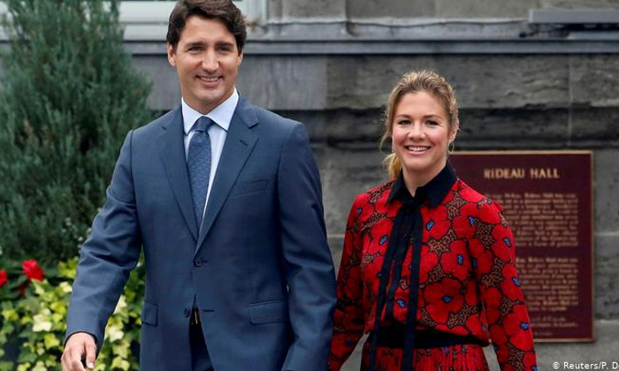  Canadian Prime Minister Justin Trudeaus Wife Got Corona-TeluguStop.com